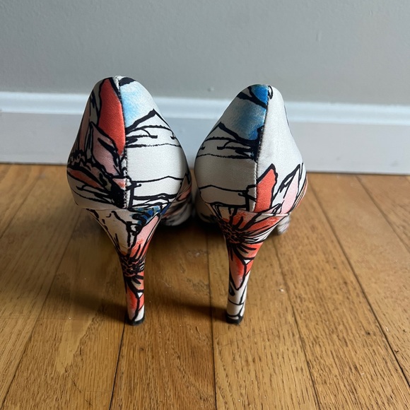 Nine West flower pumps size 9 - Picture 3 of 6